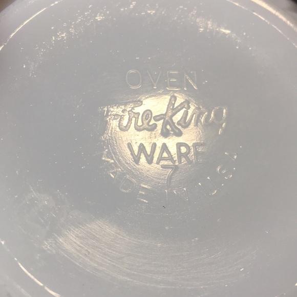 Vintage Fire King white swirl serving mixing bowl. - Picture 3 of 7
